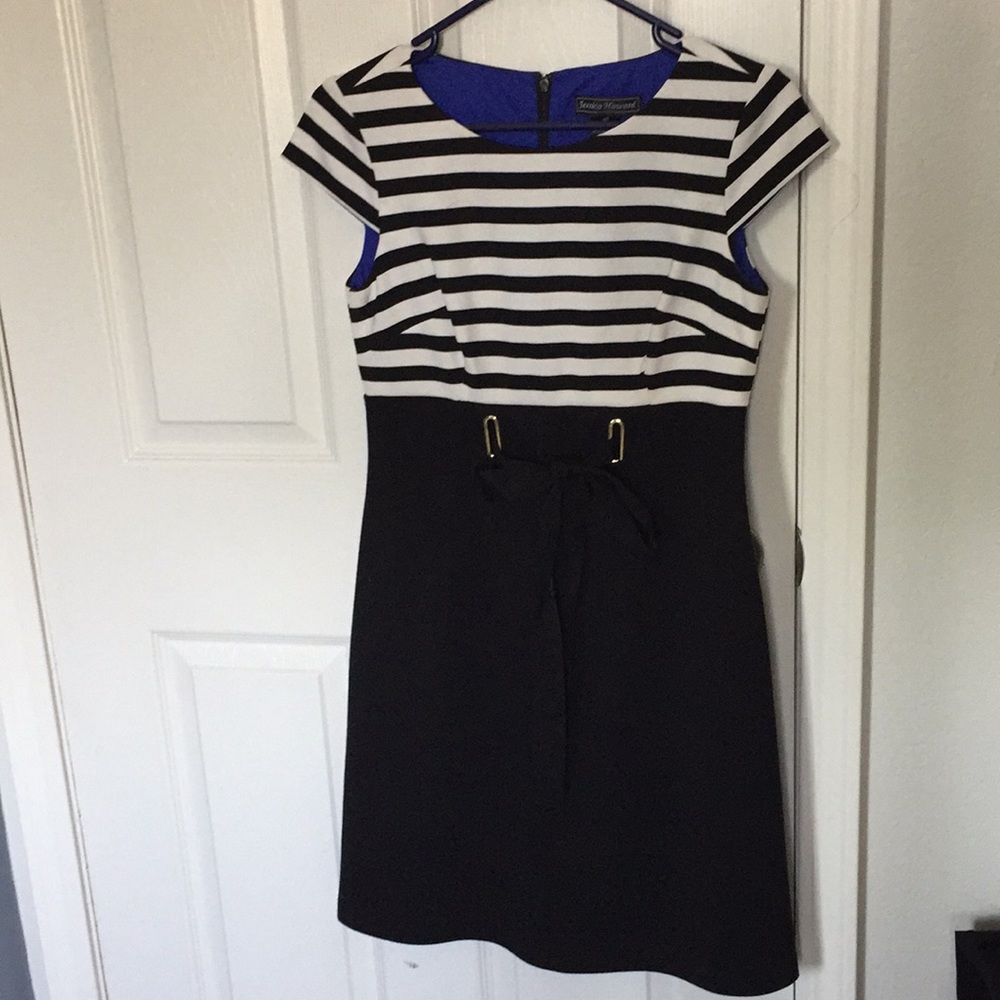 Dress - Picture 3 of 4